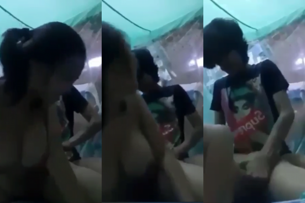 คลิปหลุดนักเรียนสาวโดนหนุ่มช่างเย็ดคามุ้งที่นอนกระแทกเย็ดท่าหมา